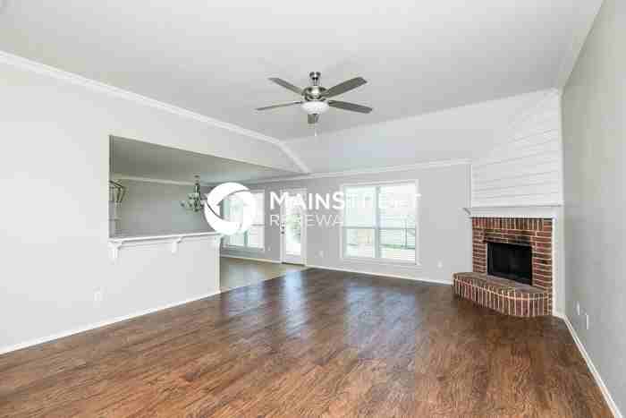 5202 Ambassador Dr - Photo 3 of 16