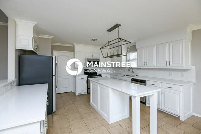 5202 Ambassador Dr - Photo 6 of 16