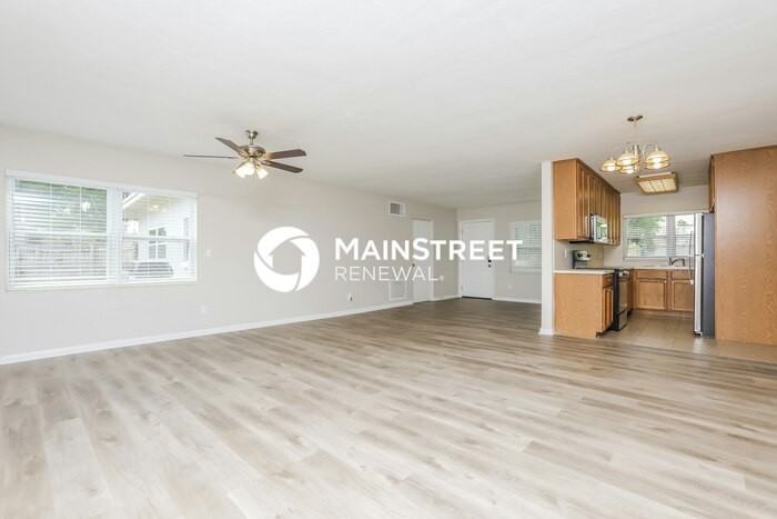 5730 Oleander Dr - Photo 4 of 15