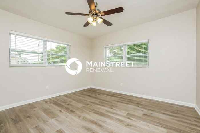 5730 Oleander Dr - Photo 7 of 15