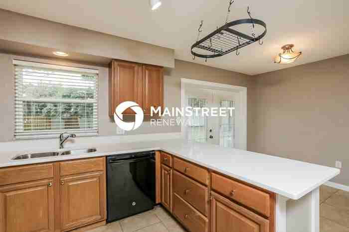 511 S Simpson St - Photo 5 of 16