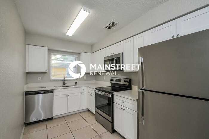 712 W Madison St - Photo 5 of 16