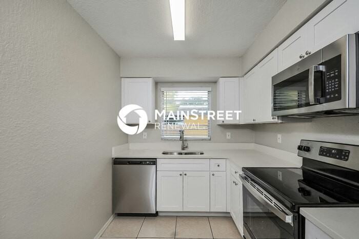 712 W Madison St - Photo 6 of 16