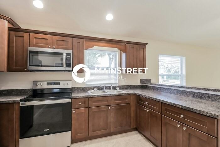 312 Oak St - Photo 6 of 16