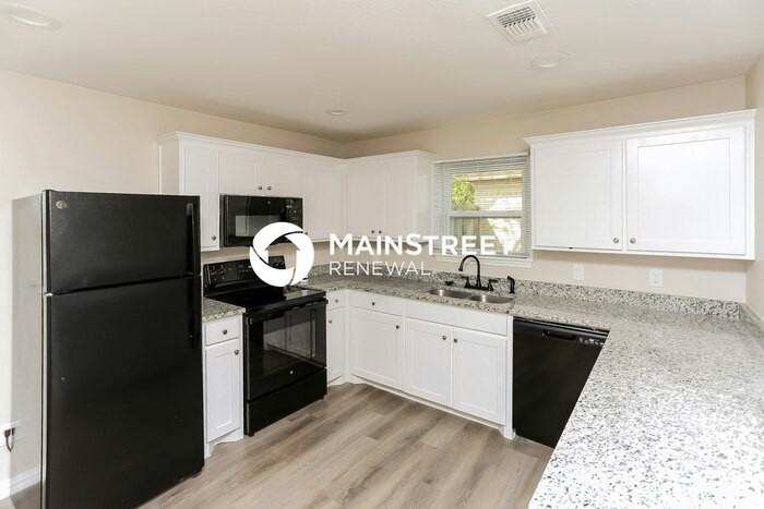 317 Worthy St - Photo 7 of 16