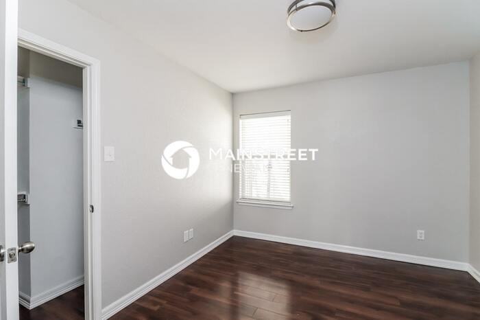 10529 Splitridge Ct - Photo 7 of 15