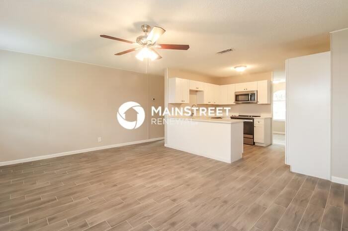 5621 Macdougall Dr - Photo 3 of 15