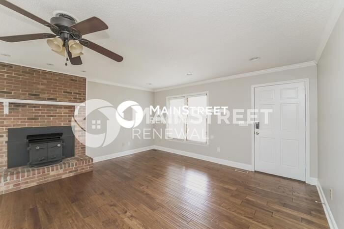 1111 Woodhaven Dr - Photo 6 of 16