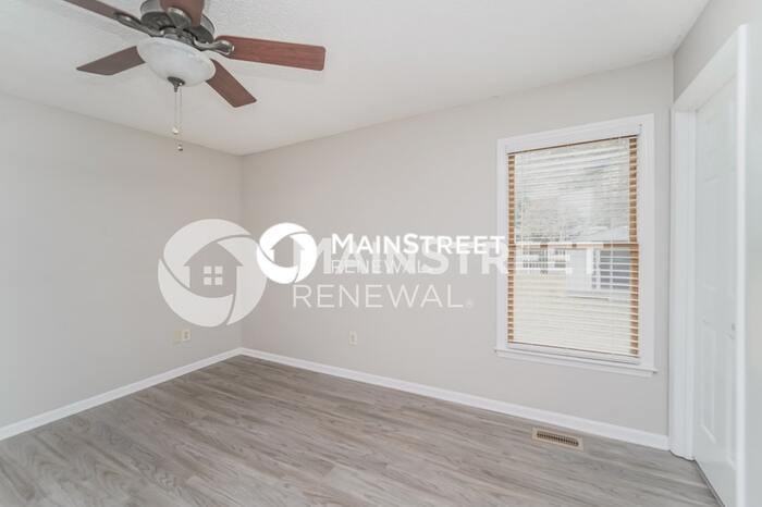 1111 Woodhaven Dr - Photo 7 of 16