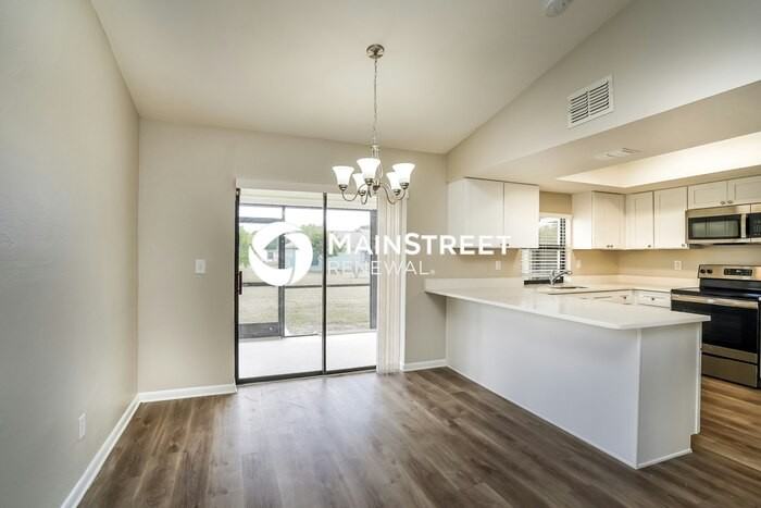 2216 Se 6th Ln - Photo 5 of 16