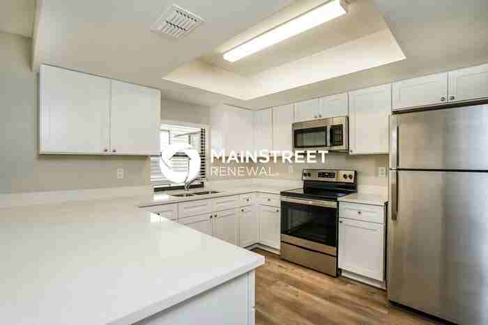 2216 Se 6th Ln - Photo 6 of 16