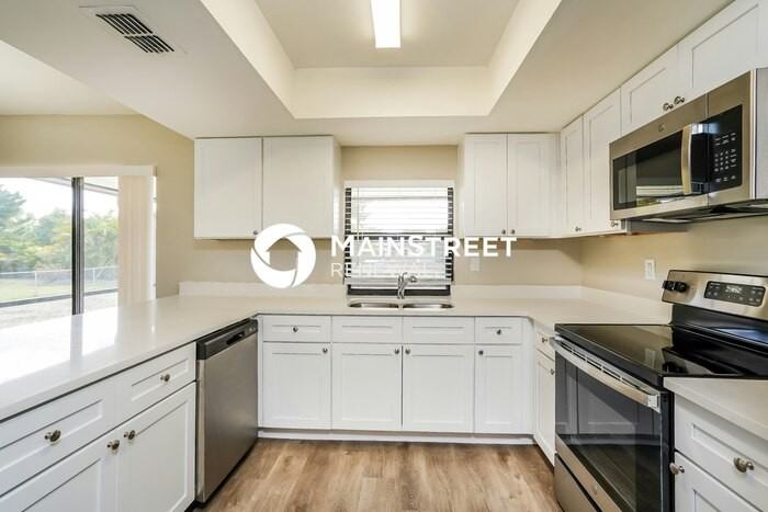 2216 Se 6th Ln - Photo 7 of 16