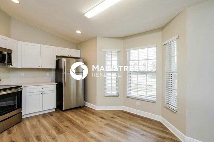 826 Adeline Ave - Photo 7 of 16