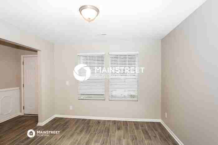 1110 Manston Pl Sw - Photo 7 of 17