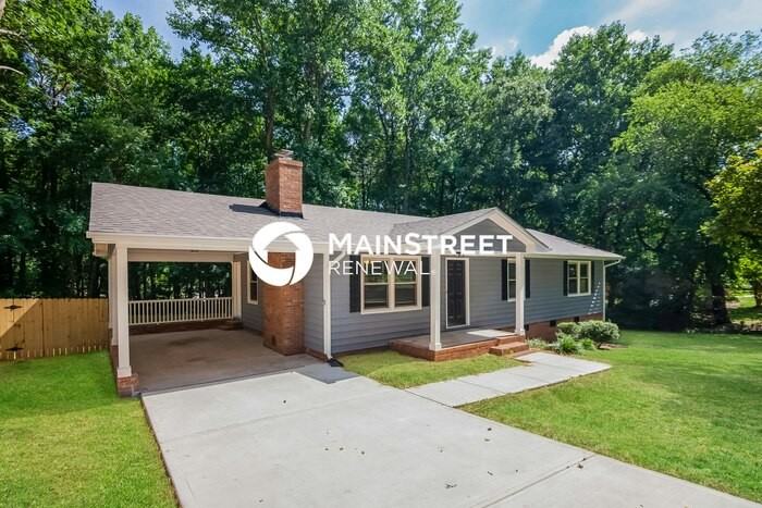 4542 Lisa Dr - Photo 3 of 16