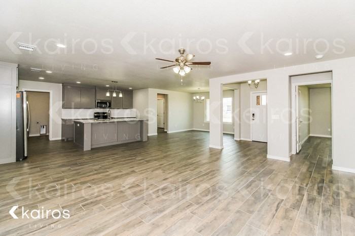 2704 Daytona Ave - Photo 5 of 17