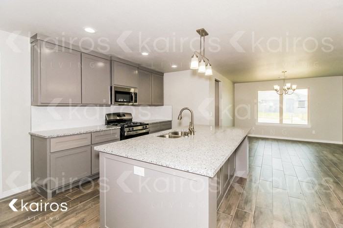 2704 Daytona Ave - Photo 6 of 17