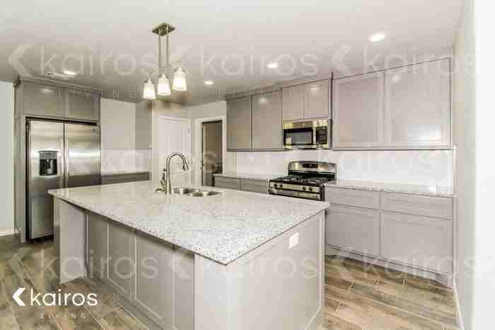 2704 Daytona Ave - Photo 7 of 17