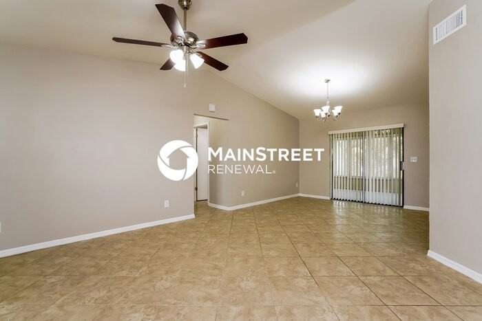 113 Ne 18th Pl - Photo 3 of 16