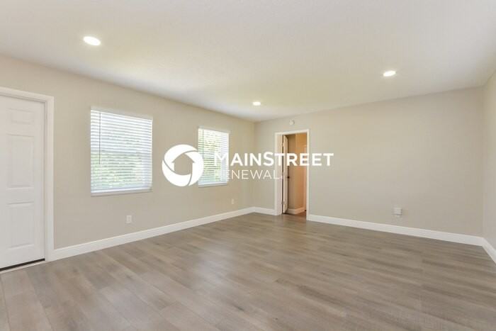 983 N Waycross Cir - Photo 4 of 16