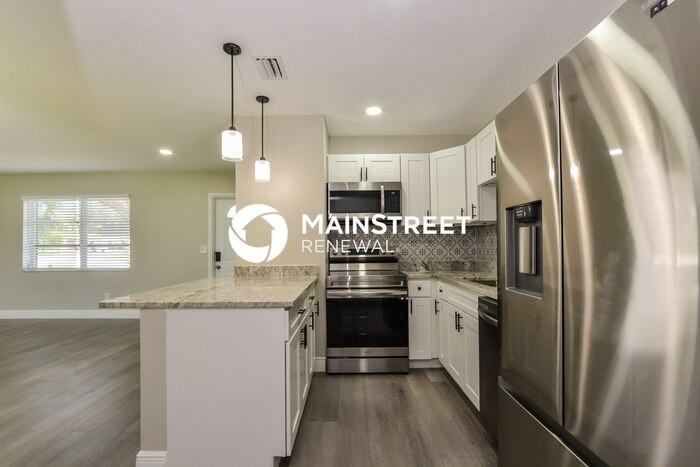 983 N Waycross Cir - Photo 6 of 16