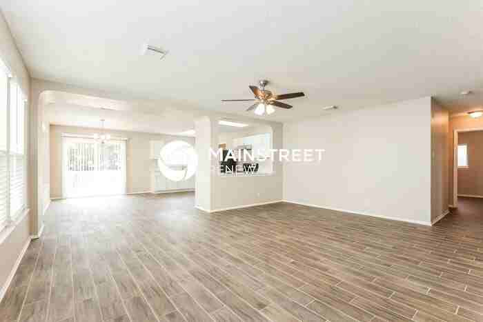 8011 Chestnut Barr Dr - Photo 4 of 16