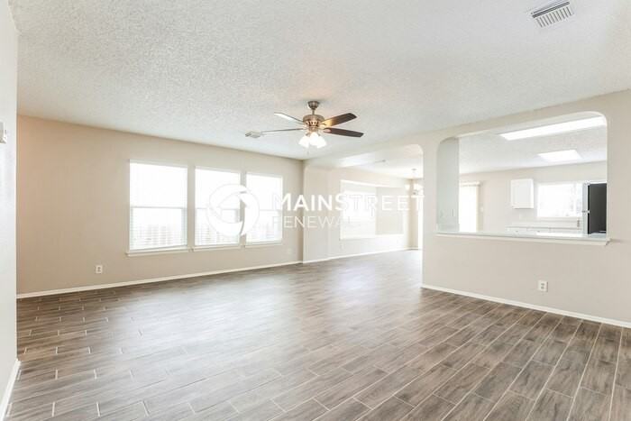 8011 Chestnut Barr Dr - Photo 6 of 16