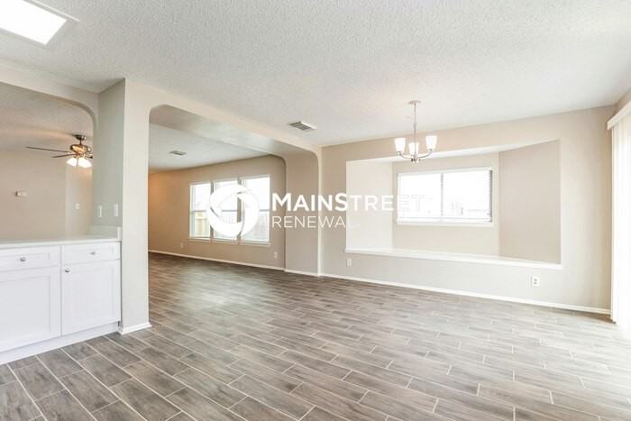 8011 Chestnut Barr Dr - Photo 7 of 16