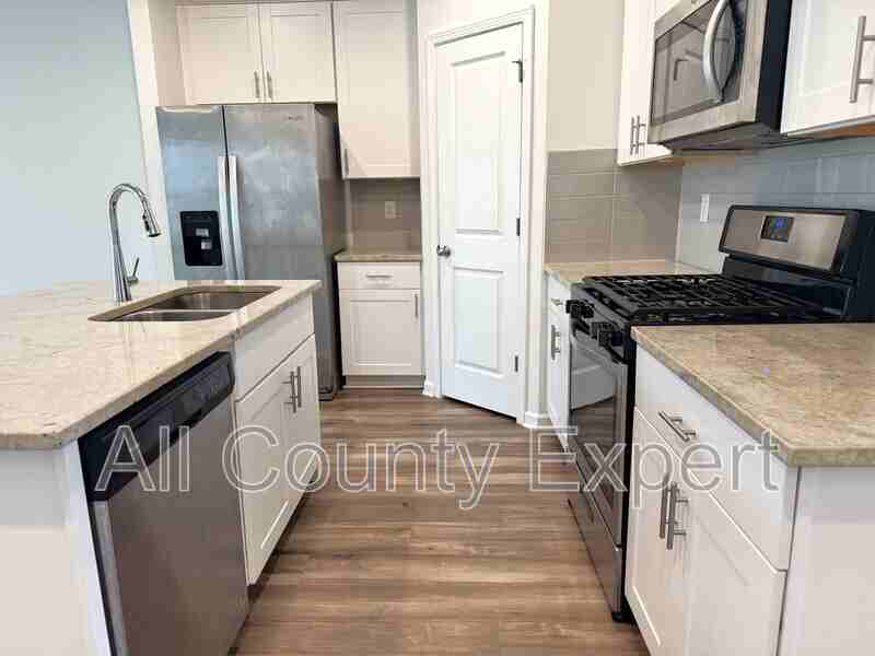 5190 Glade Park Dr - Photo 4 of 19