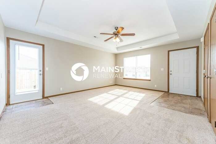 207 Palmer Ct - Photo 3 of 16