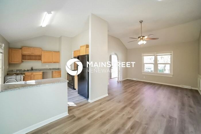 5209 S Cottage Ave - Photo 5 of 15