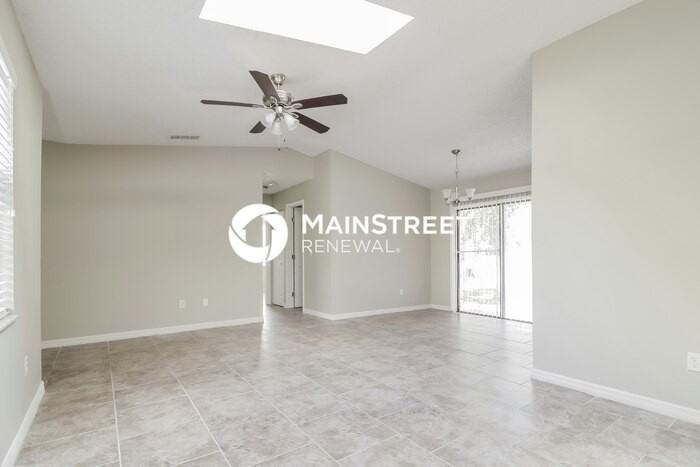 1072 Genesee Ave Se - Photo 4 of 16