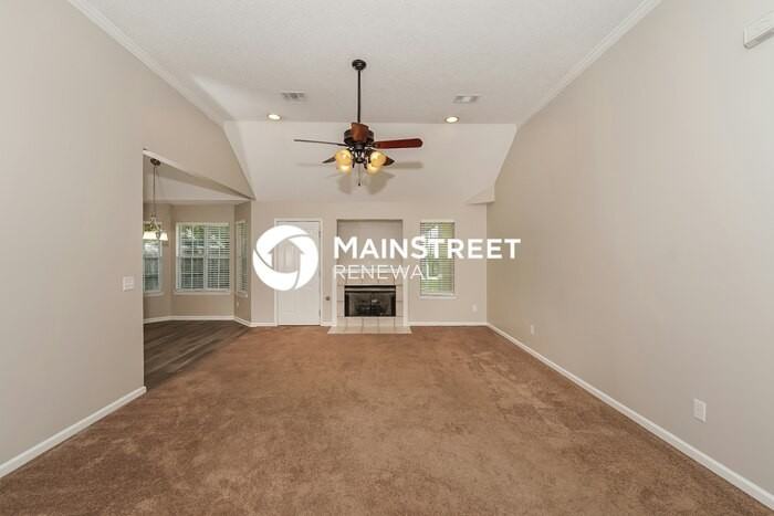 4928 Madison Cir - Photo 3 of 17