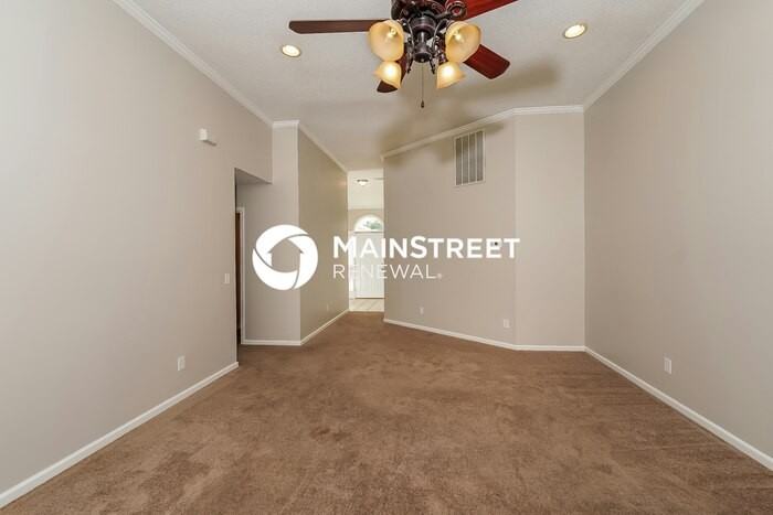 4928 Madison Cir - Photo 4 of 17