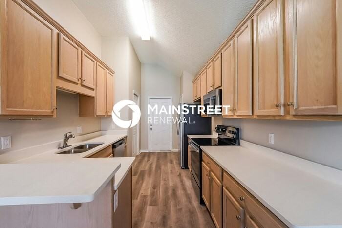 4928 Madison Cir - Photo 6 of 17