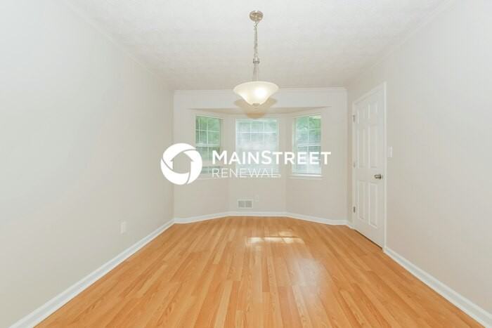 4595 Westminster Dr - Photo 6 of 17