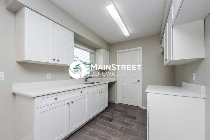 1008 Armada Ct - Photo 6 of 16