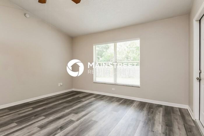 1576 Cypress Woods Cir - Photo 5 of 16