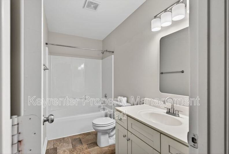 701 Ashcroft Rd - Photo 5 of 46