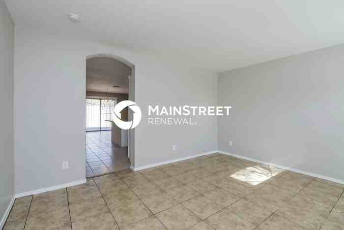 6242 W Illini St - Photo 7 of 16