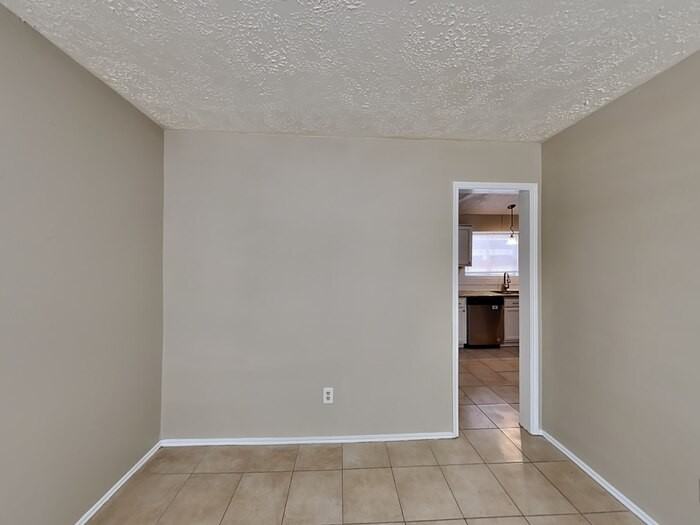 5927 Woodmancote Dr - Photo 4 of 21