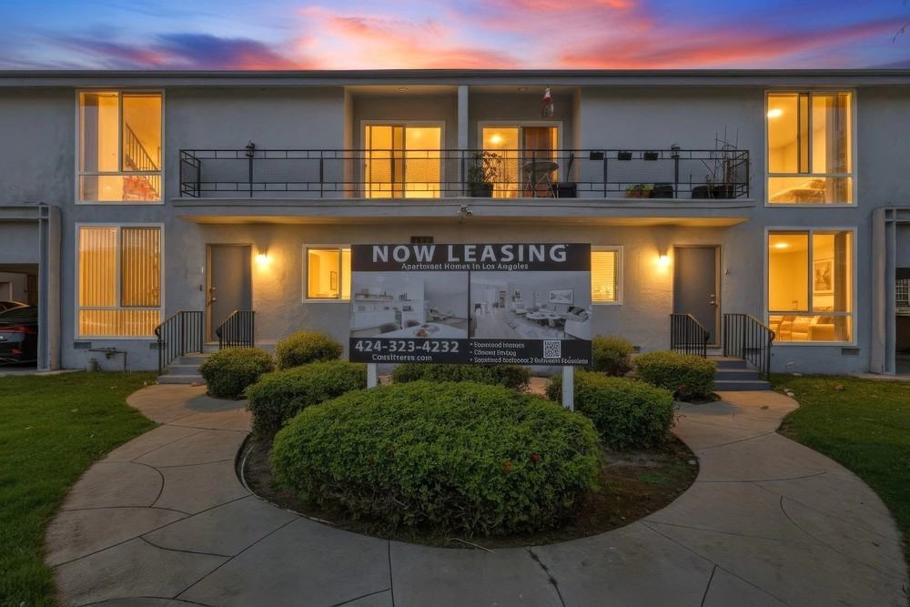 1945 S. Garth Ave - Photo 3 of 50