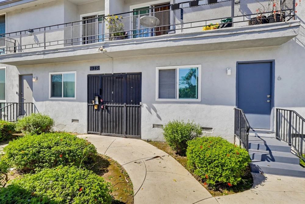 1945 S. Garth Ave - Photo 4 of 50