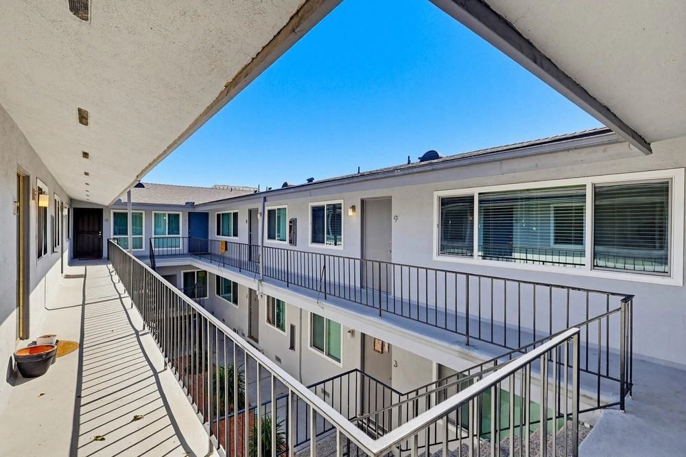 1945 S. Garth Ave - Photo 5 of 50