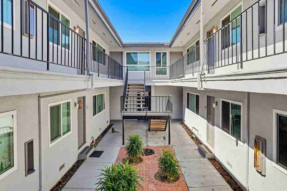 1945 S. Garth Ave - Photo 7 of 50