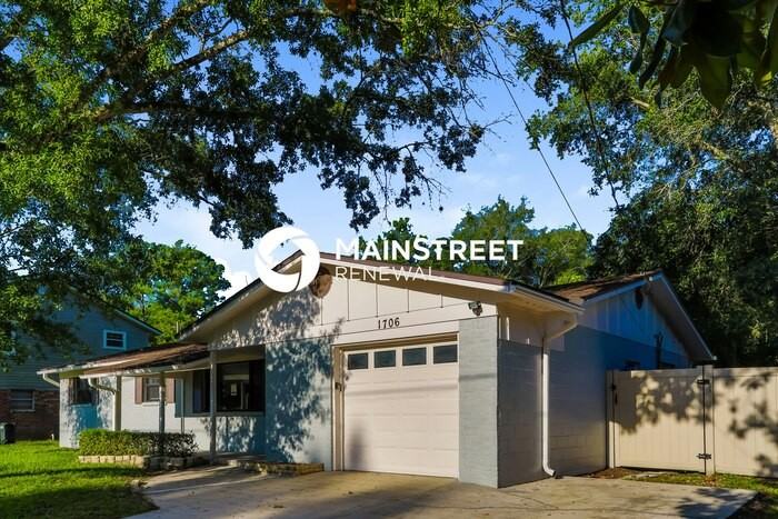 1706 Grove Park Dr - Photo 4 of 16