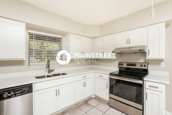 411 S Bay Ave - Photo 7 of 16