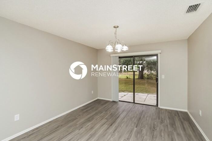 829 Tampa Ave Se - Photo 6 of 16