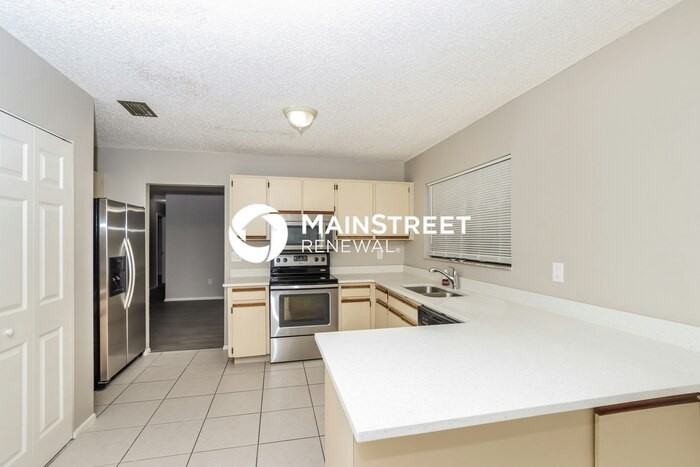 829 Tampa Ave Se - Photo 7 of 16