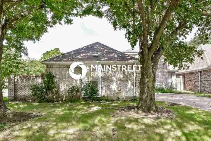 8403 Everseen Ln - Photo 2 of 18